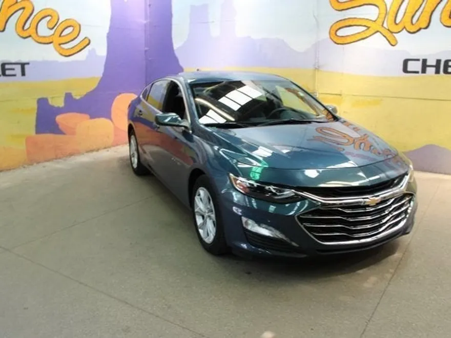2025 Chevrolet Malibu 1LT photo 1