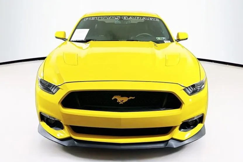 2016 Ford Mustang GT Premium photo 1