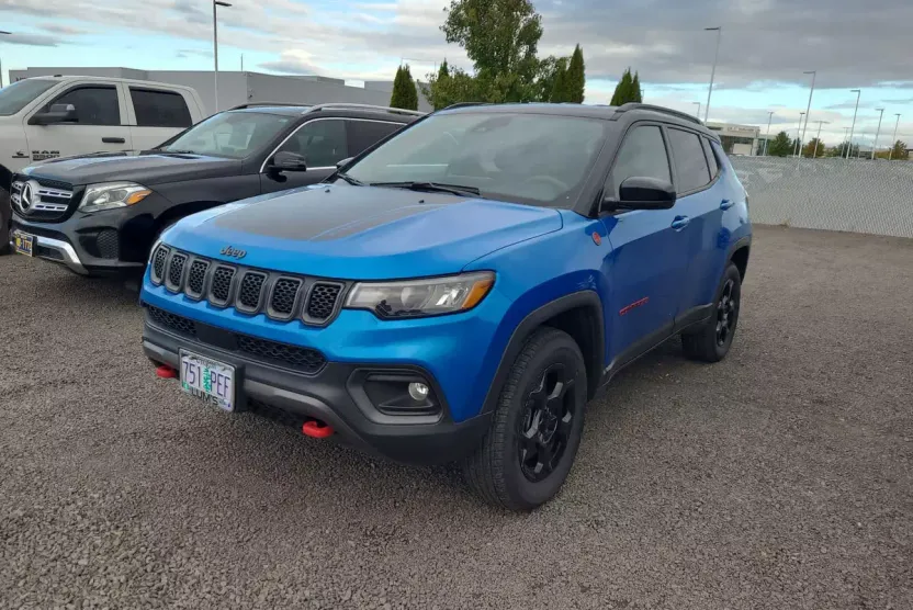 2024 Jeep Compass Trailhawk photo 1