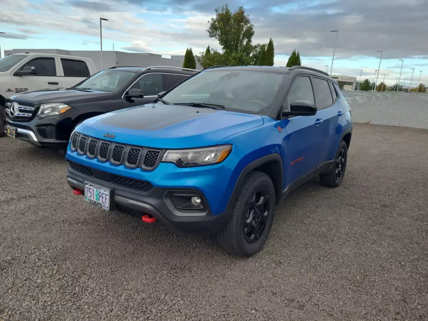 2024 Jeep Compass Trailhawk photo 1