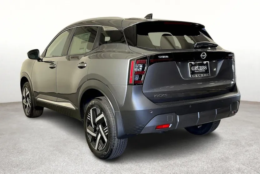 2026 Nissan Kicks SV photo 1