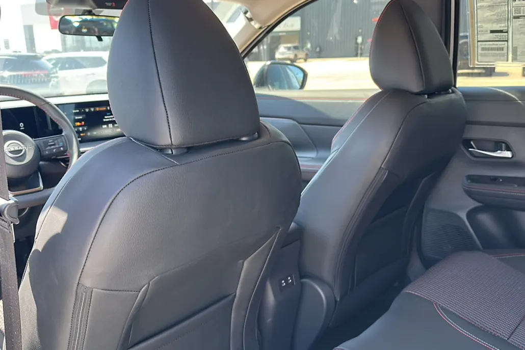 2025 Nissan Kicks SR photo 1