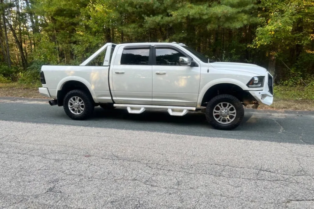 2016 Ram 2500 Laramie photo 1