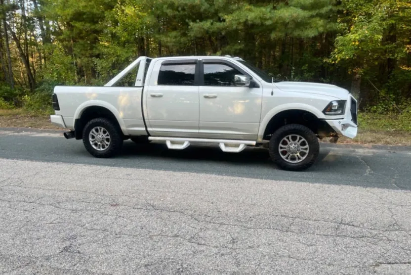 2016 Ram 2500 Laramie photo 1