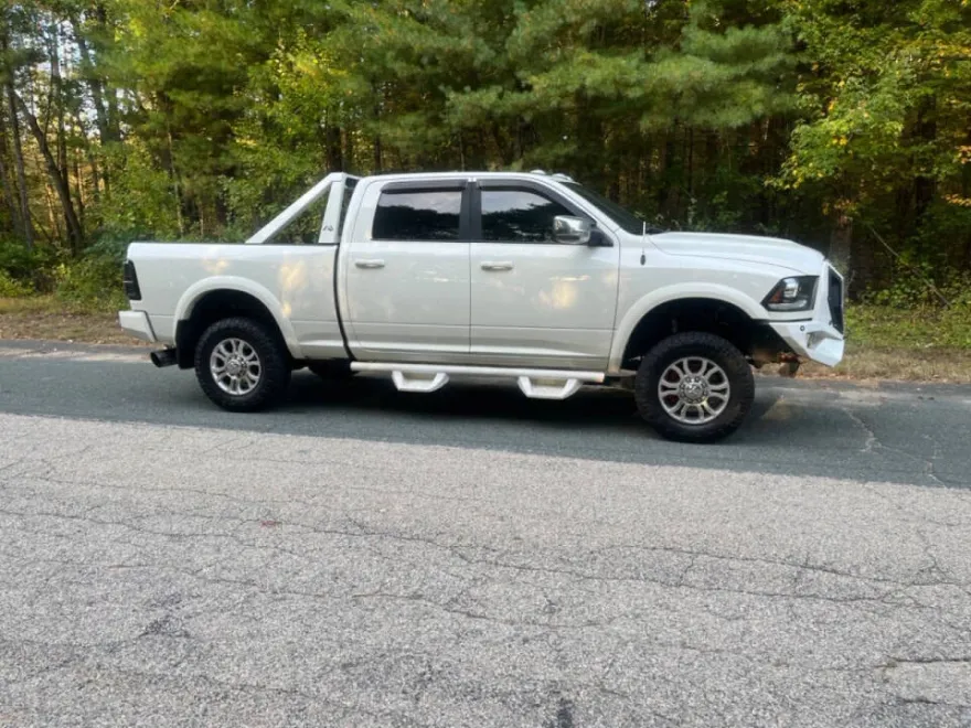 2016 Ram 2500 Laramie photo 1