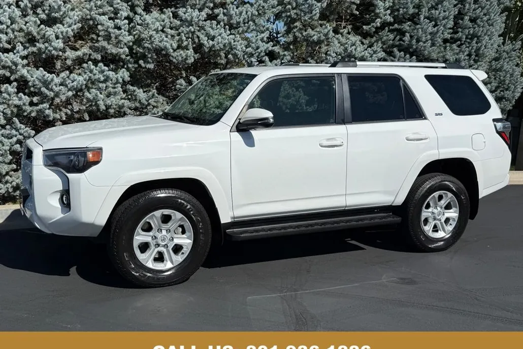 2024 Toyota 4Runner SR5 Premium photo 1