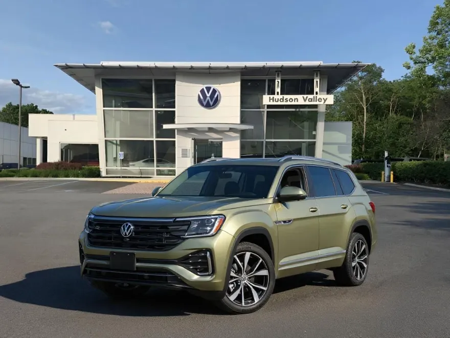 2026 Volkswagen Atlas SEL Premium R-Line photo 1
