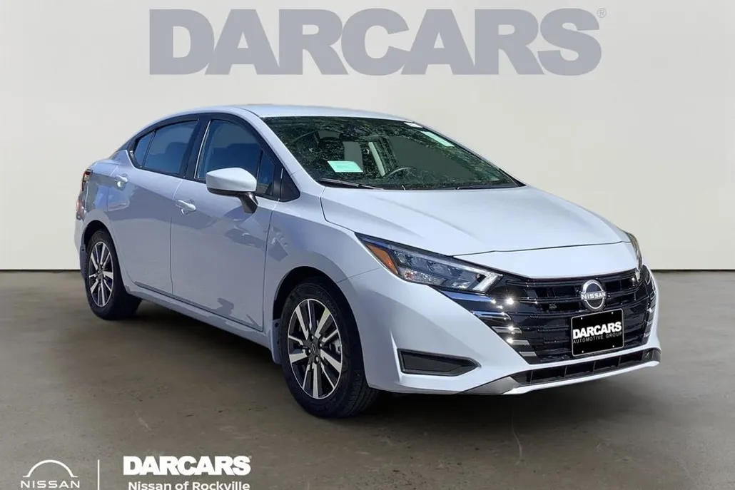 2025 Nissan Versa 1.6 SV photo 1
