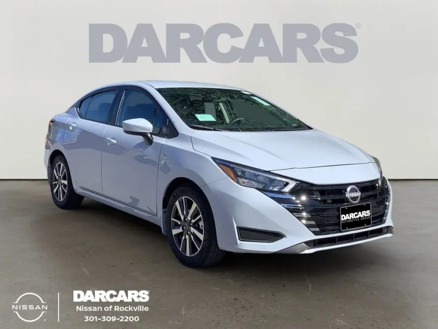 2025 Nissan Versa 1.6 SV photo 1