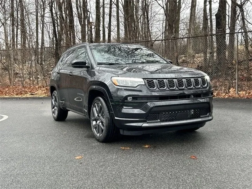 2025 Jeep Compass Limited photo 1