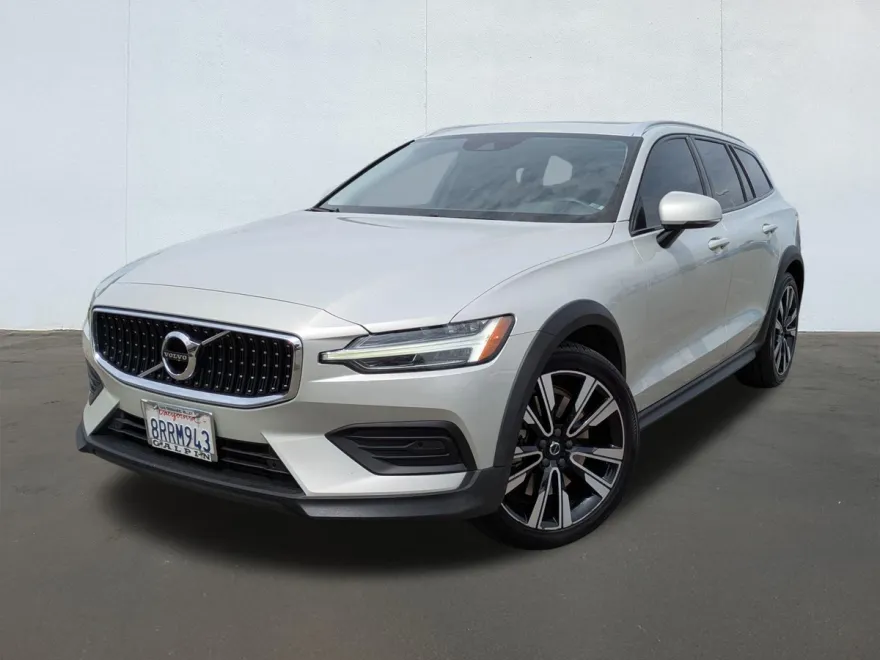 2020 Volvo V60 Cross Country T5 photo 1