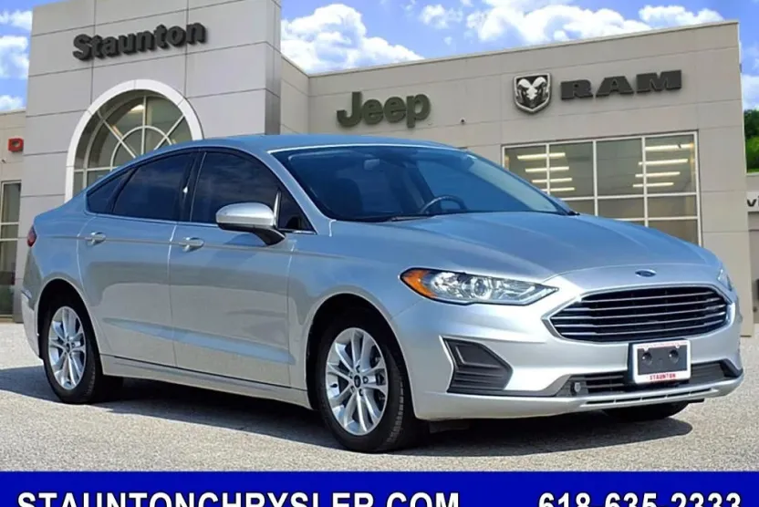 2019 Ford Fusion SE photo 1