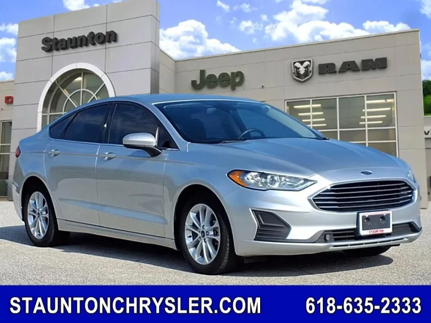 2019 Ford Fusion SE photo 1