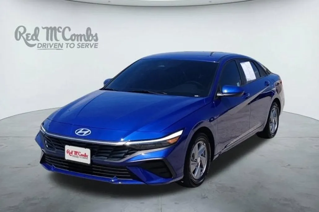 2025 Hyundai Elantra SE photo 1