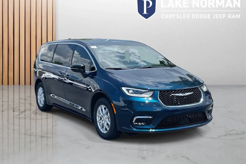 2025 Chrysler Pacifica photo 1