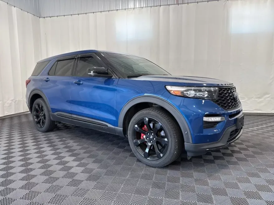 2021 Ford Explorer ST photo 1