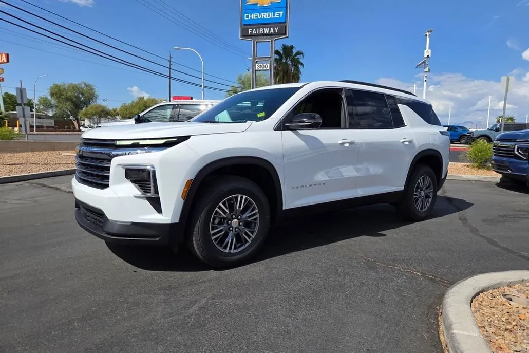 2026 Chevrolet Traverse photo 1