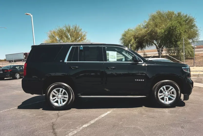 2016 Chevrolet Tahoe LT photo 1