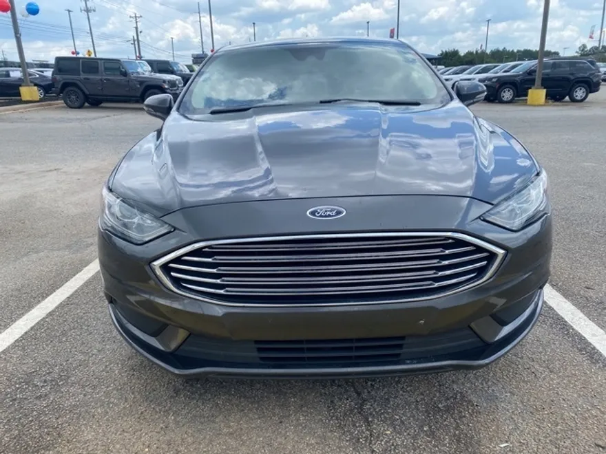 2018 Ford Fusion SE photo 1