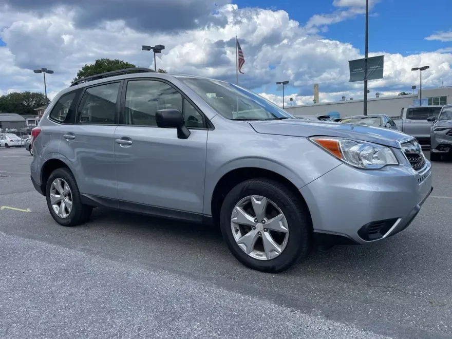 2015 Subaru Forester 2.5i photo 1