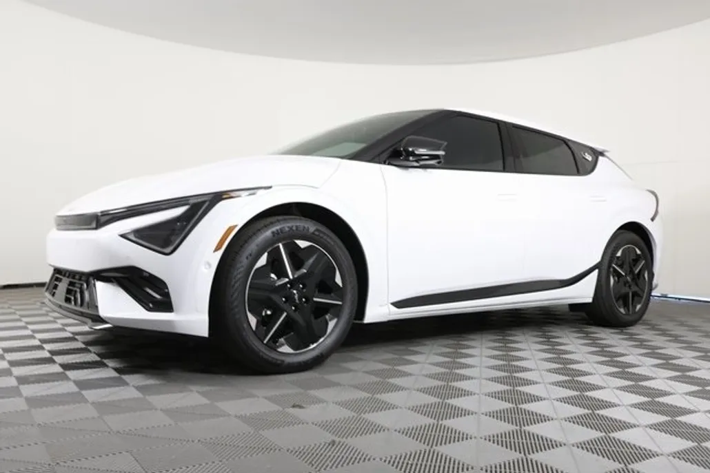 2025 Kia EV6 GT-Line photo 1
