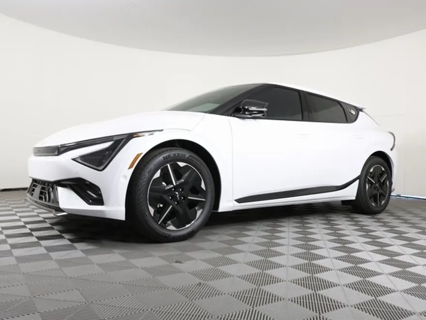 2025 Kia EV6 GT-Line photo 1