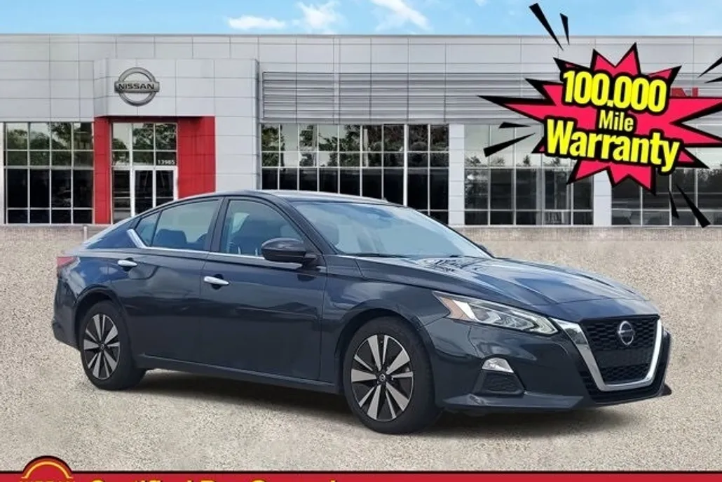 2022 Nissan Altima 2.5 SV photo 1