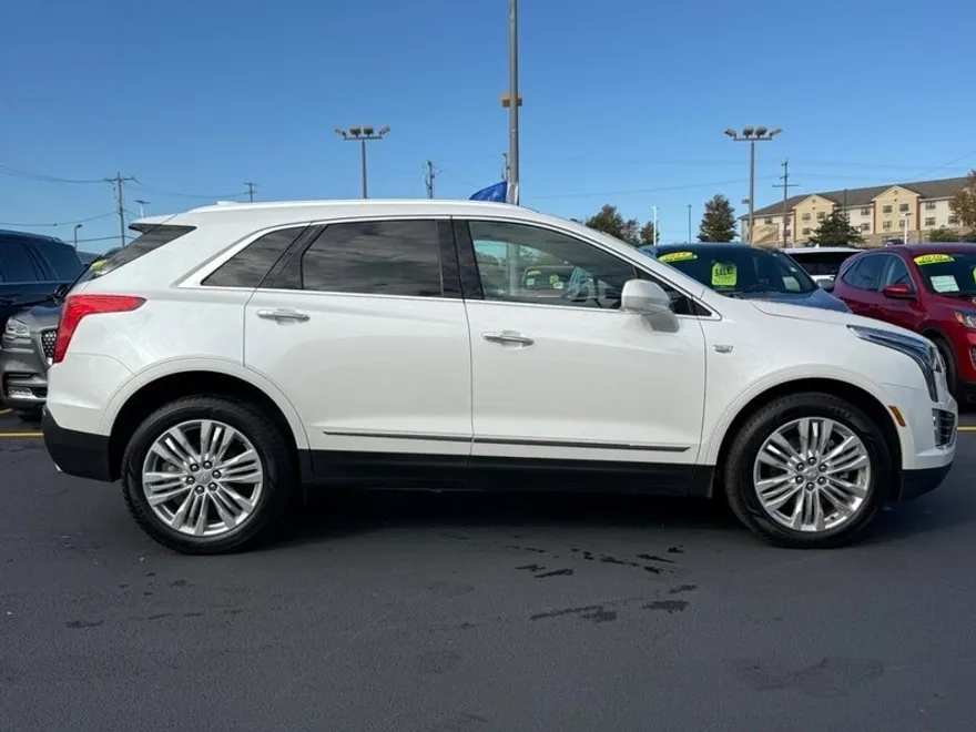 2017 Cadillac XT5 Premium Luxury photo 1