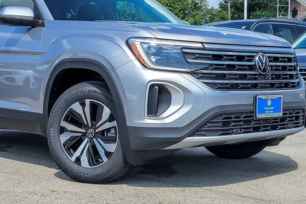 2026 Volkswagen Atlas SE photo 1