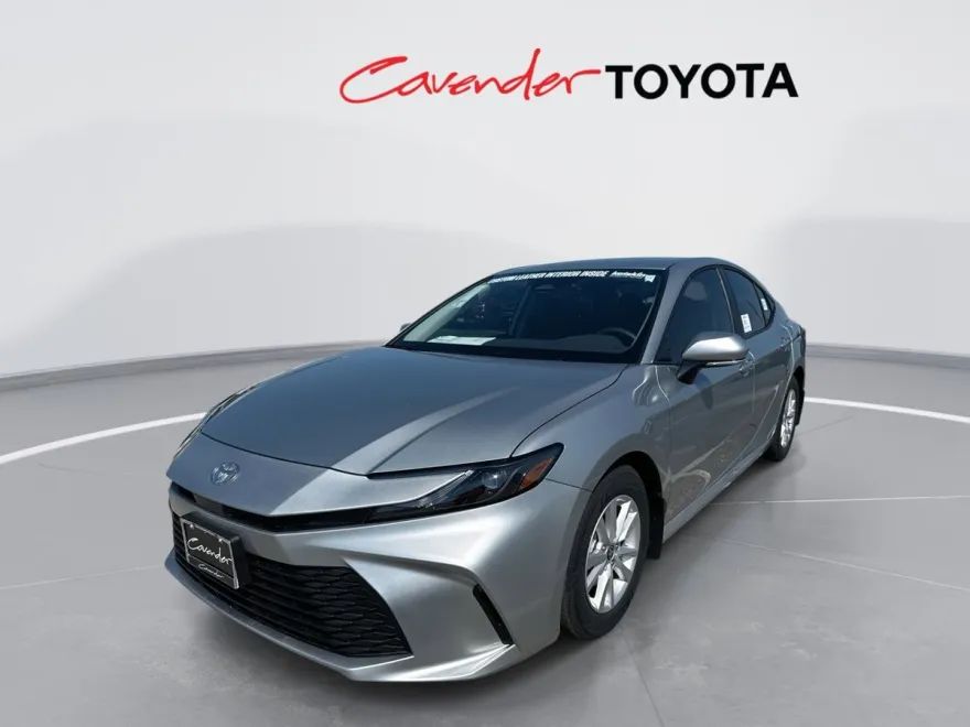 2025 Toyota Camry LE photo 1