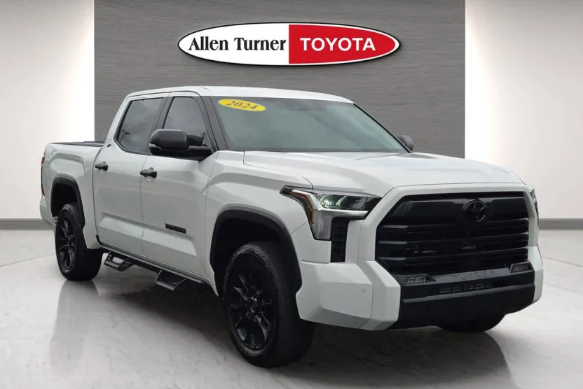 2024 Toyota Tundra SR5 photo 1