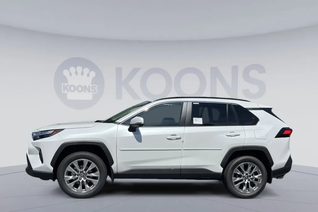 2025 Toyota RAV4 XLE Premium photo 1