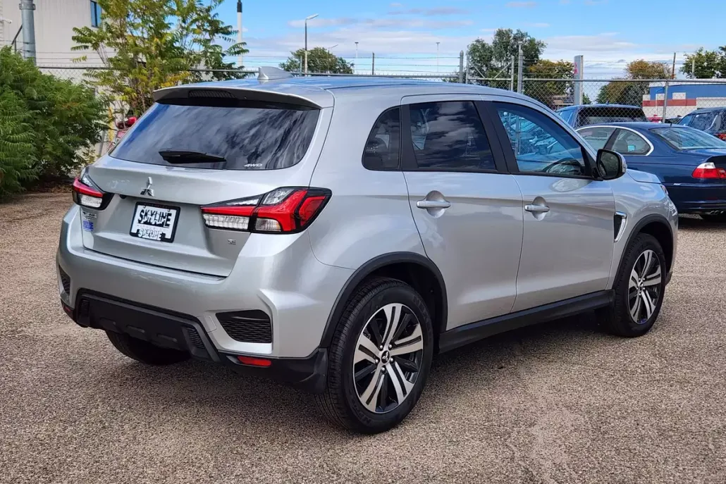 2025 Mitsubishi Outlander Sport SE photo 1