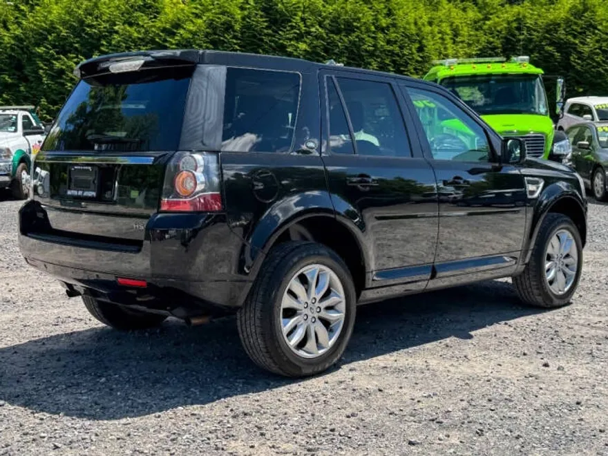 2013 Land Rover LR2 HSE photo 1