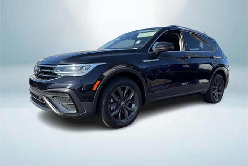 2022 Volkswagen Tiguan SE photo 1