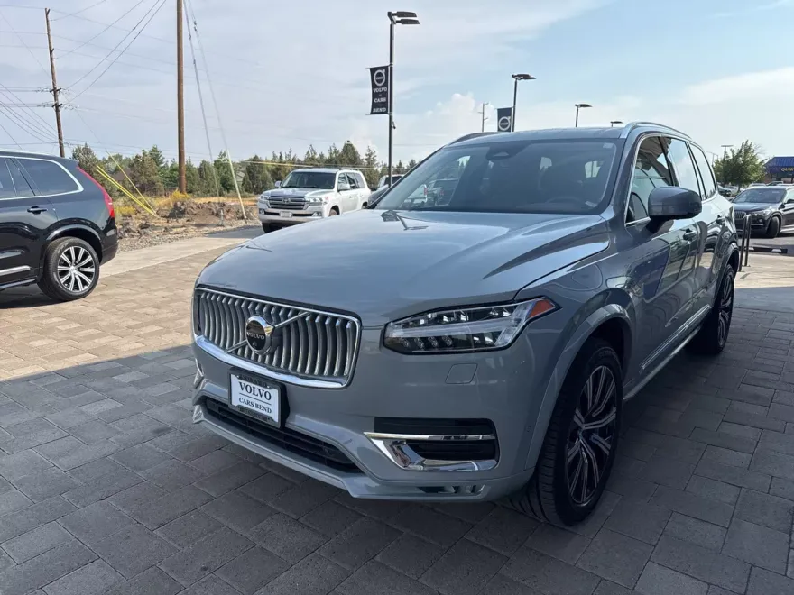 2025 Volvo XC90 Plus photo 1
