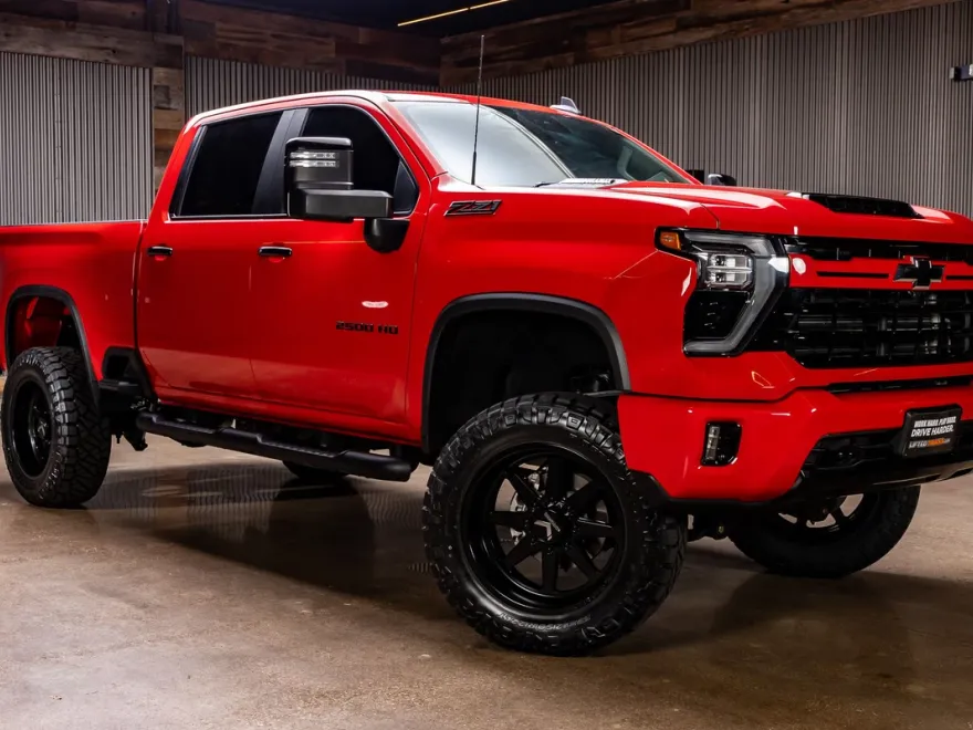 2024 Chevrolet Silverado 2500HD LT photo 1