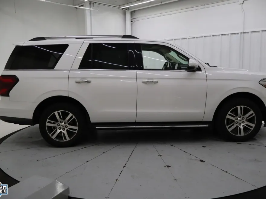 2023 Ford Expedition Limited photo 1