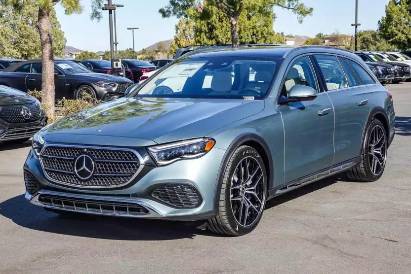 2025 Mercedes Benz E 450 Wagon photo 1