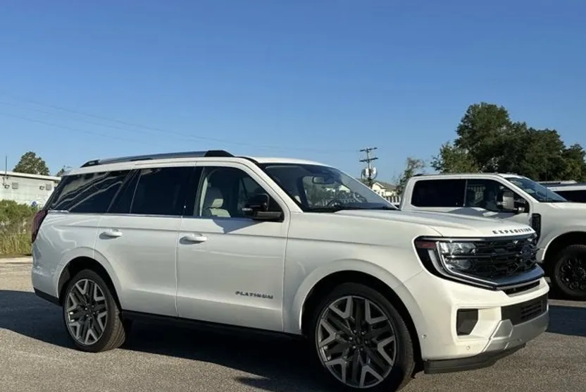 2025 Ford Expedition Platinum photo 1