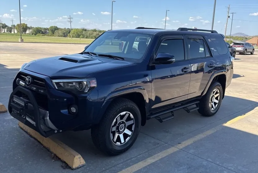 2024 Toyota 4Runner TRD Off-Road Premium photo 1