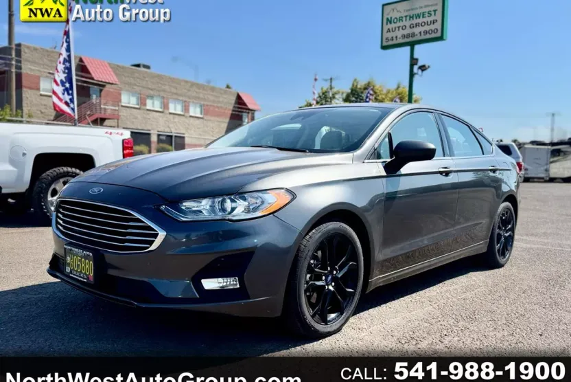 2019 Ford Fusion SE photo 1