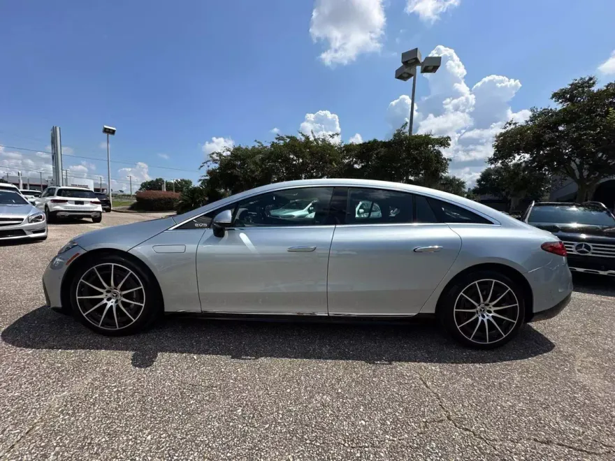 2024 Mercedes Benz EQS-Class Sedan photo 1