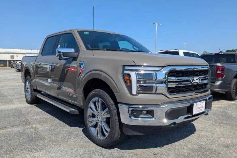 2025 Ford F-150 Lariat photo 1