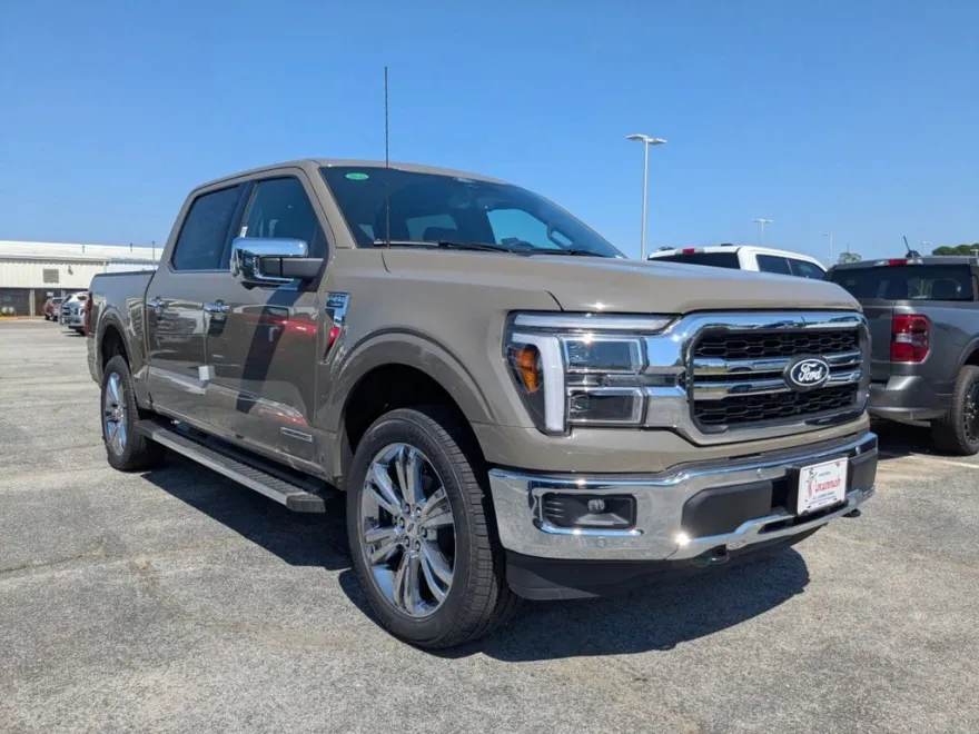 2025 Ford F-150 Lariat photo 1