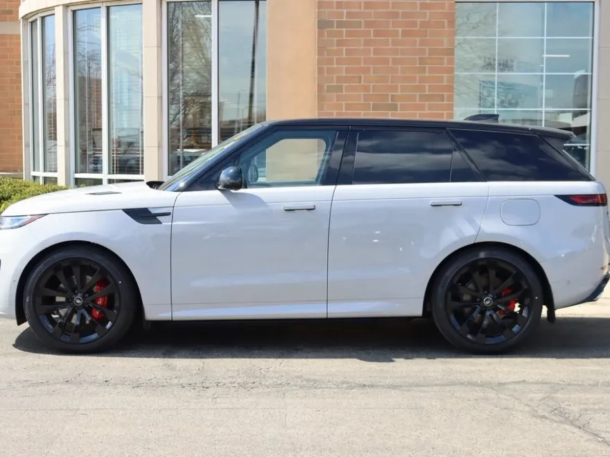 2025 Land Rover Range Rover Sport SE photo 1
