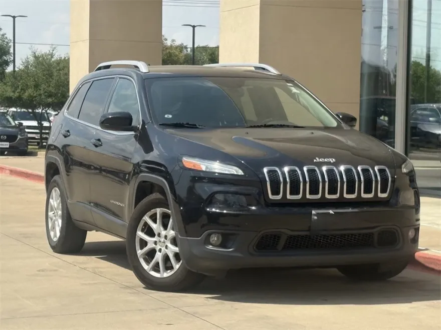 2016 Jeep Cherokee Latitude photo 1