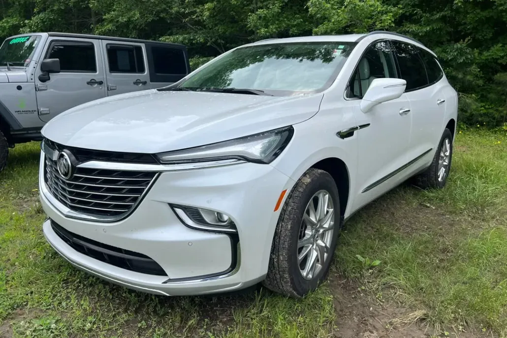 2023 Buick Enclave Essence photo 1
