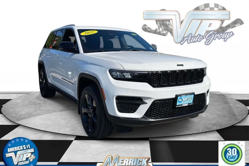 2025 Jeep Grand Cherokee Altitude photo 1