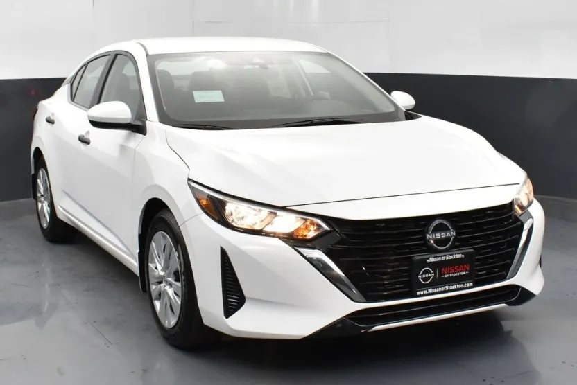 2025 Nissan Sentra S photo 1